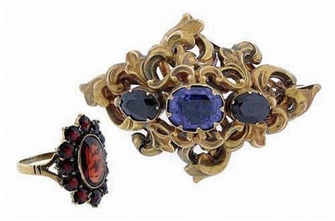 BROOCHES AND RINGS 